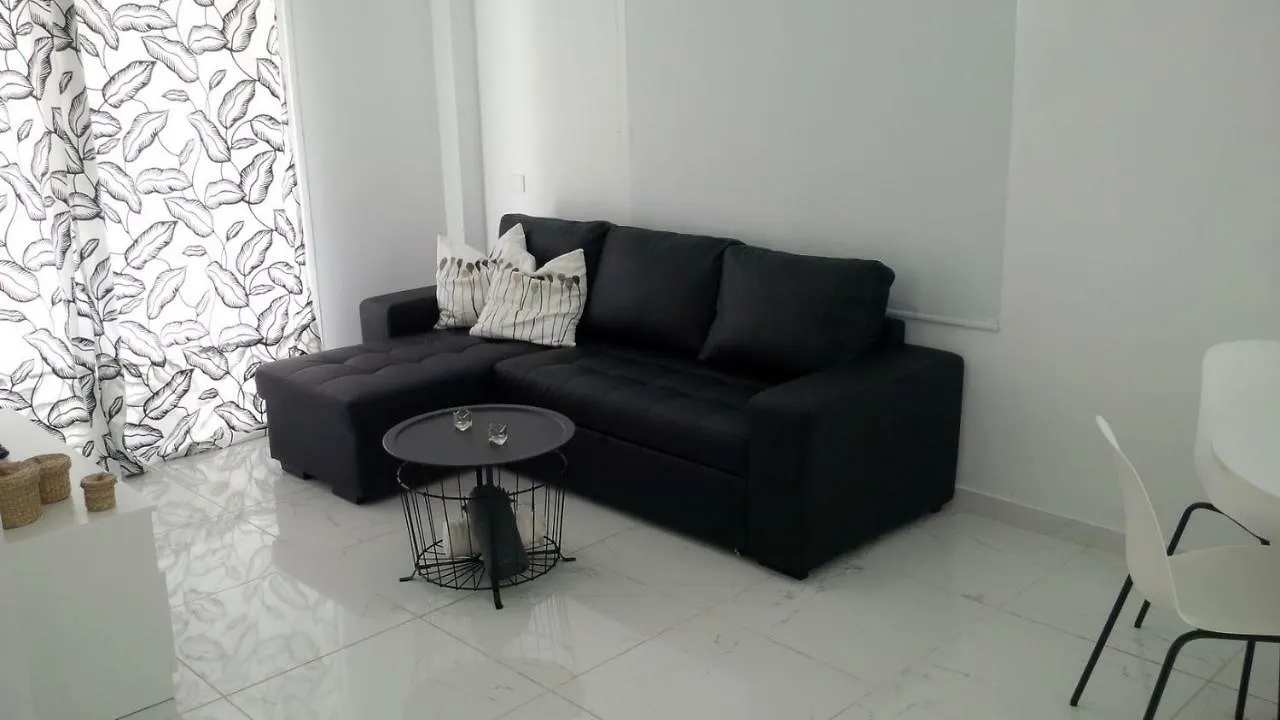 Los Cristianos Beach Apartments  لوس كريستيانوس